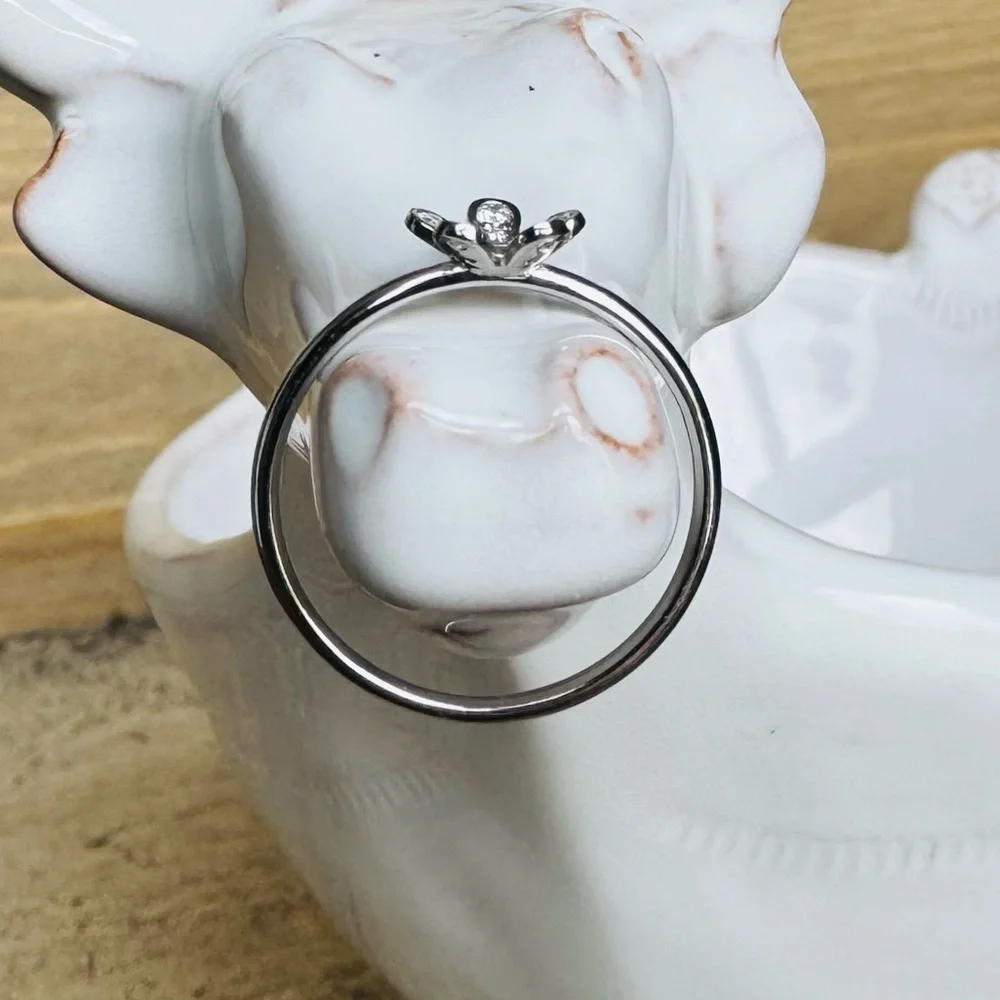 14KWG Diamond Loves Me Daisy Ring